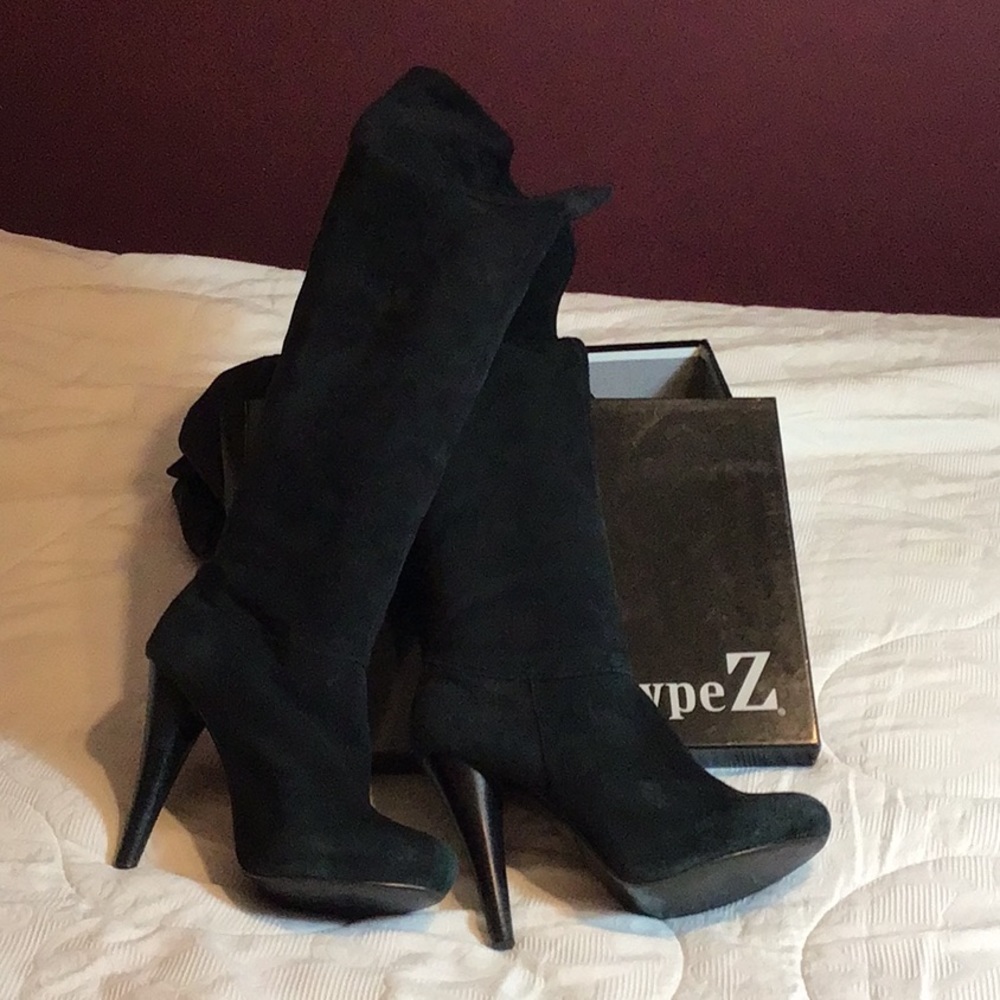 OTK black suede Boots size 8 Type Z With Box